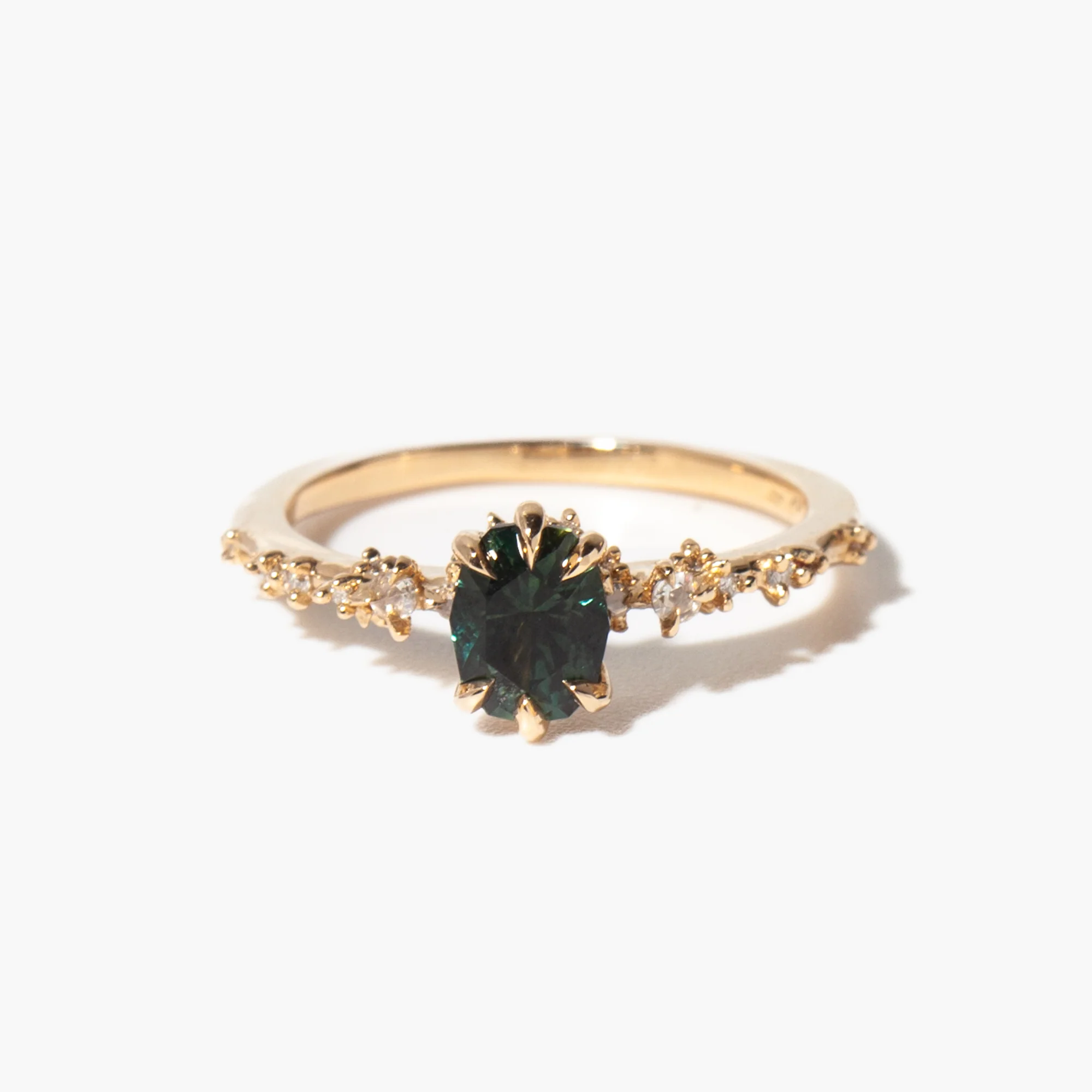 1.26 ct Australian Sapphire Nereid Ring