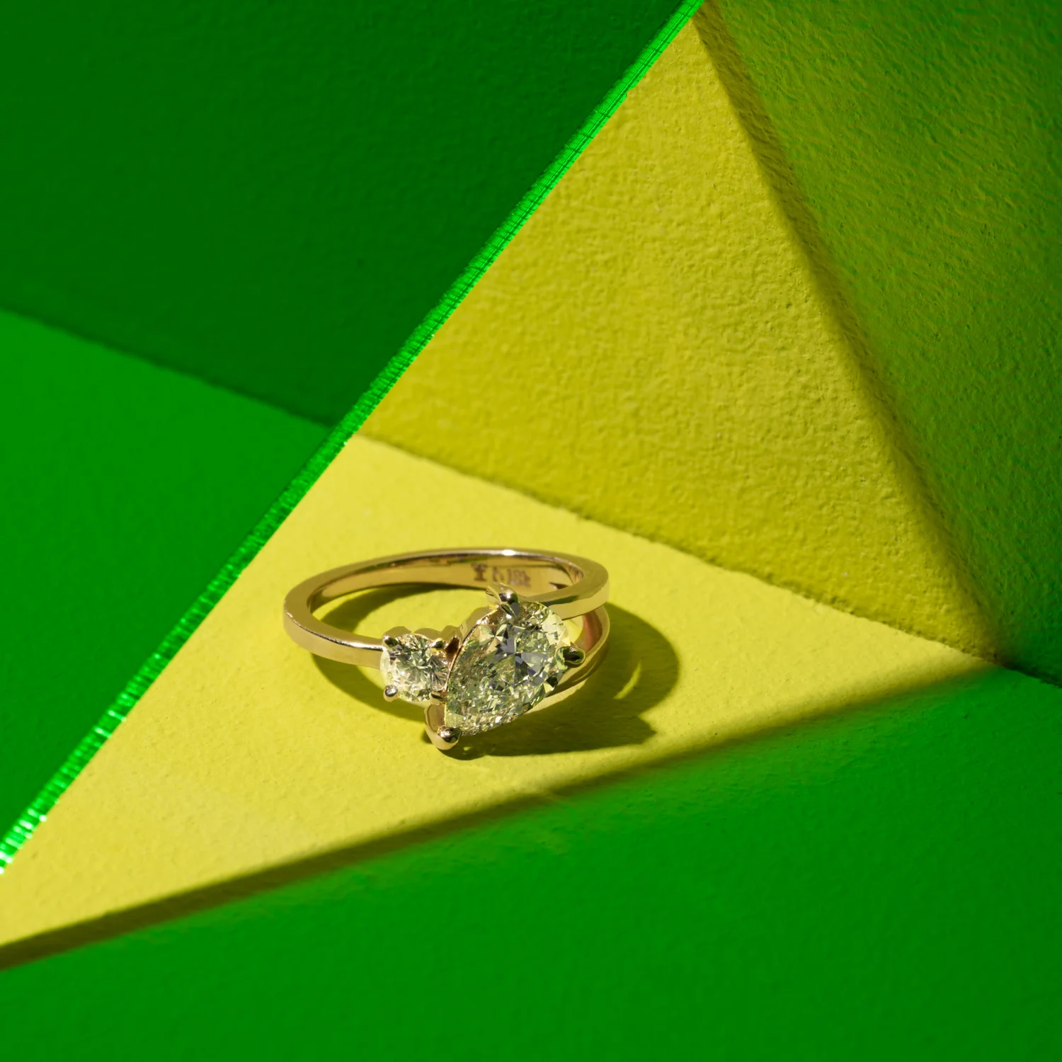 2.07 ct Pear & Round Maisonette Ring - Image 2
