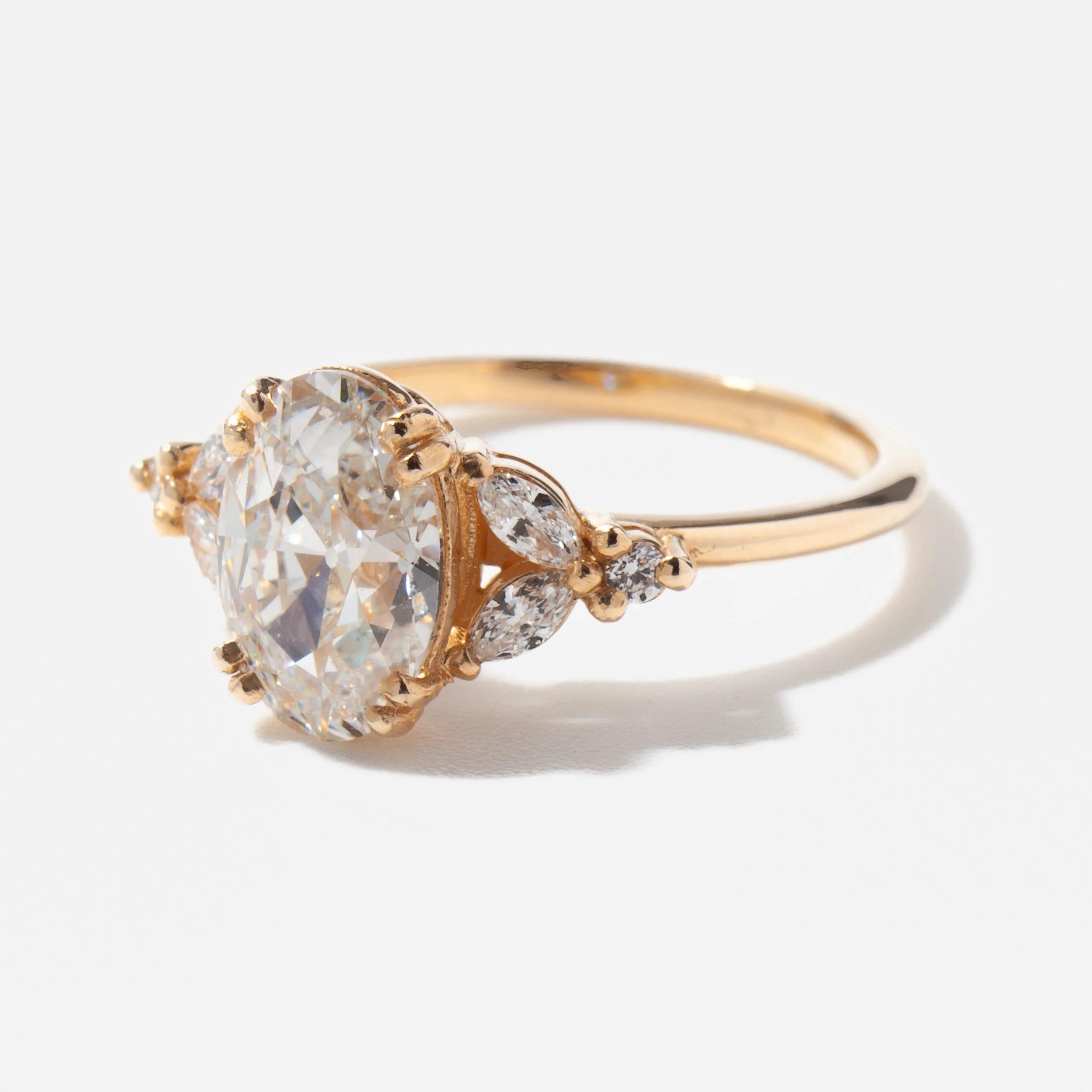 2.14 ct Lab-Grown Oval Diamond Goldie Ring - Image 4