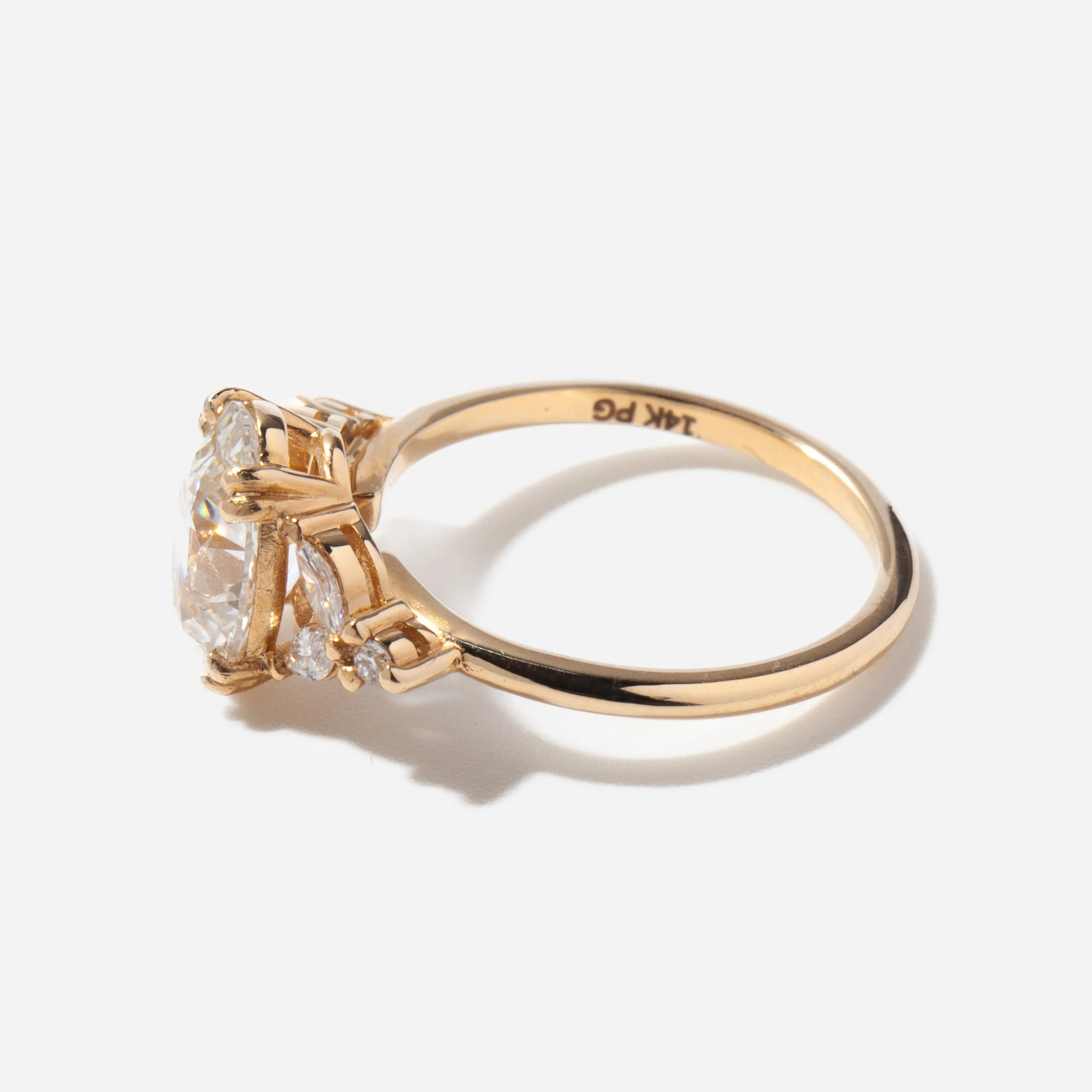2.14 ct Lab-Grown Oval Diamond Goldie Ring - Image 5