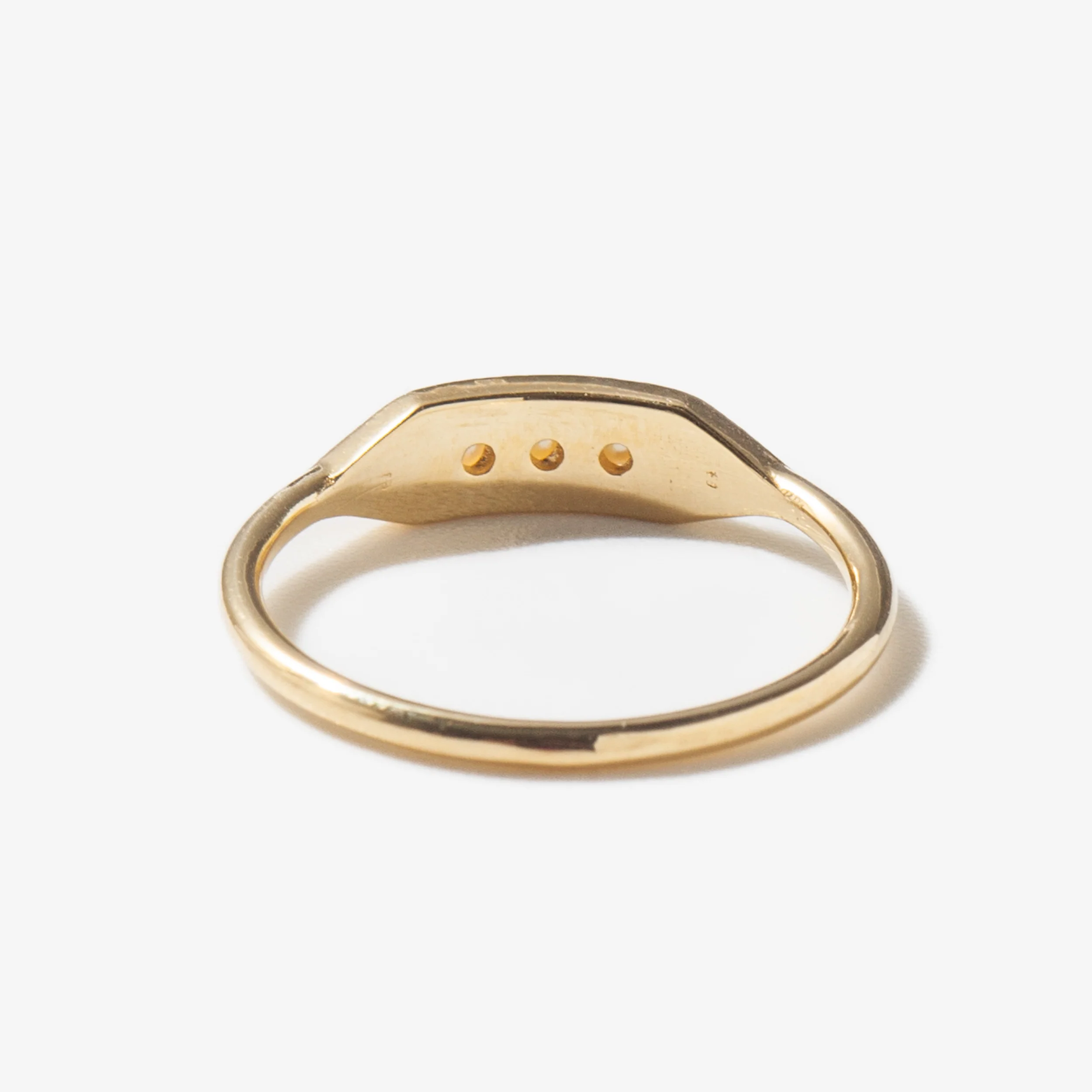Three Pearl Mini Deco Point Ring - Image 4