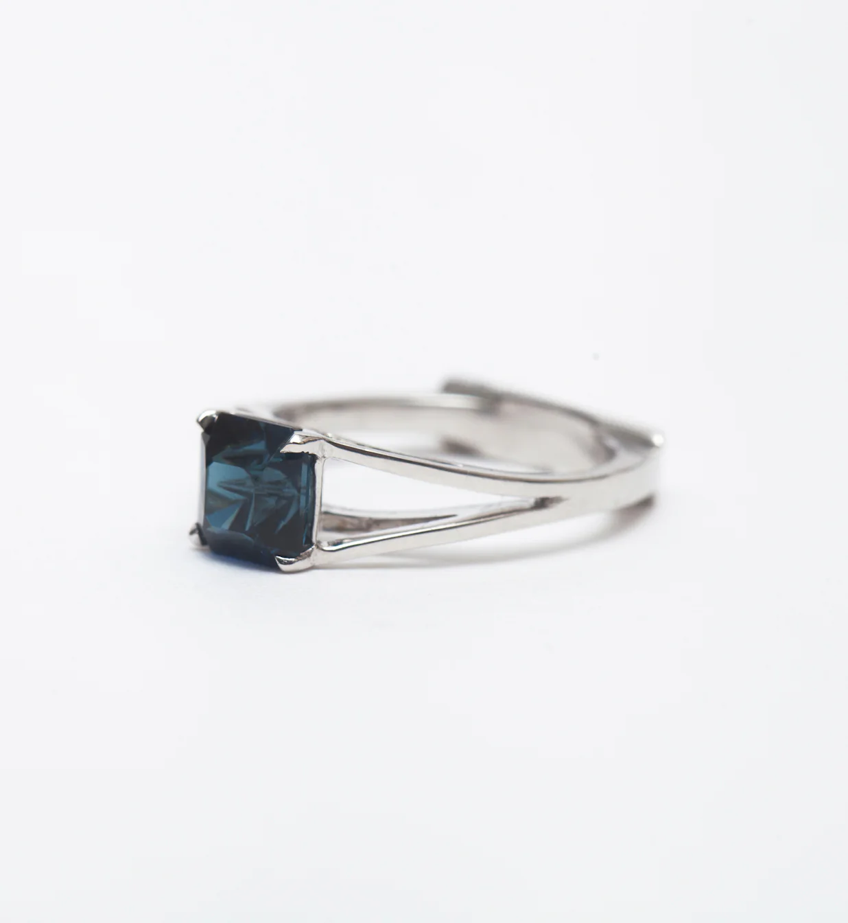 Nigerian Sapphire Centered & Acute Ring Set - Image 6