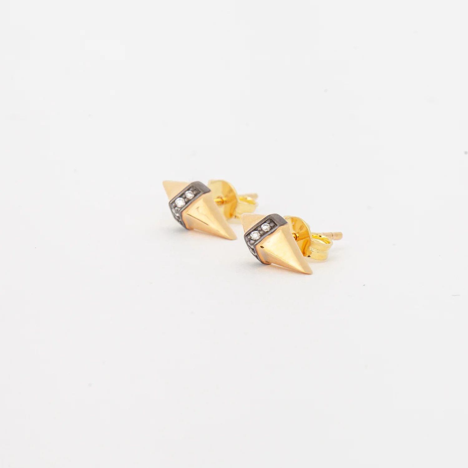 All Gold Pietra Studs - Image 3