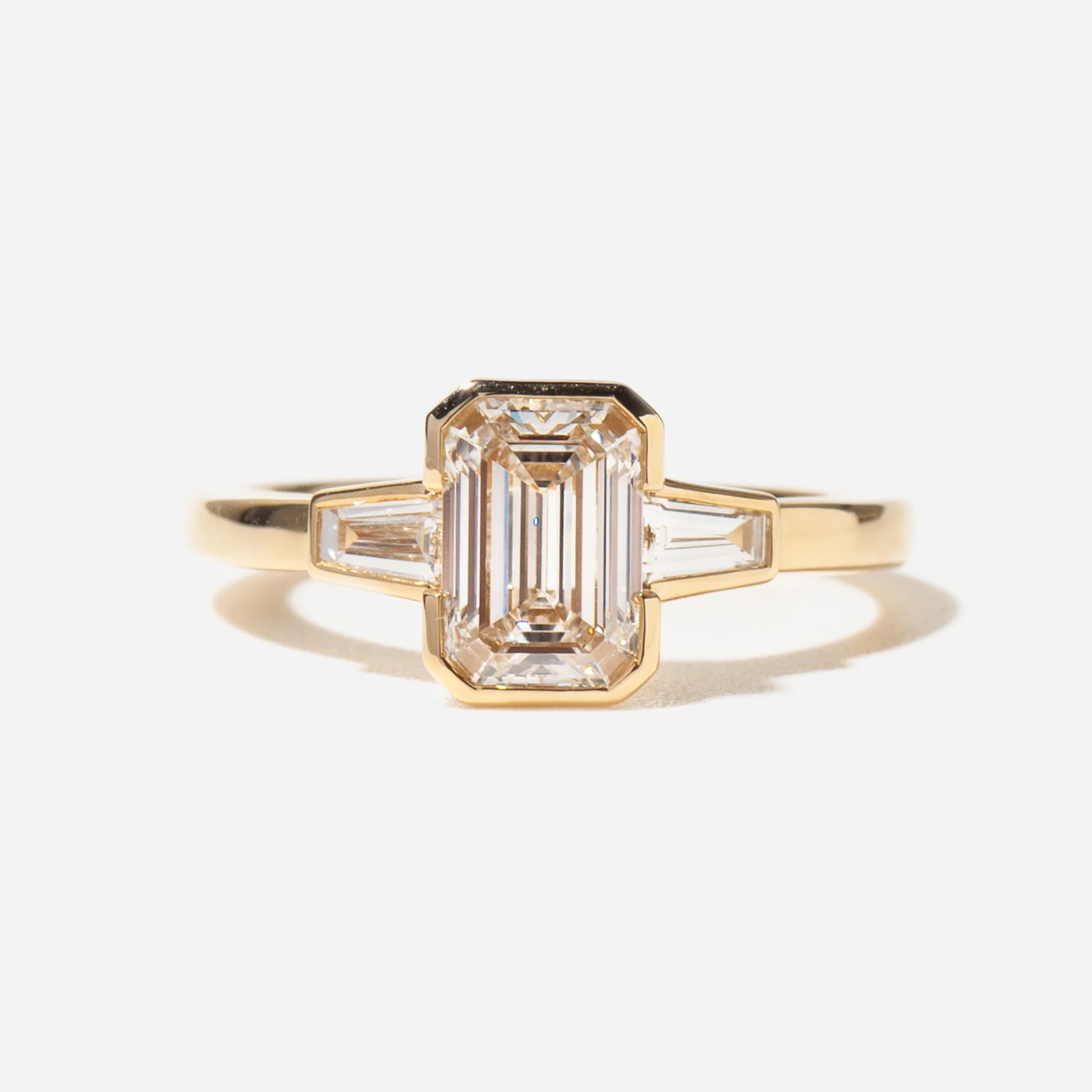 Emerald-cut Ponte Three-Stone Ring - Image 4