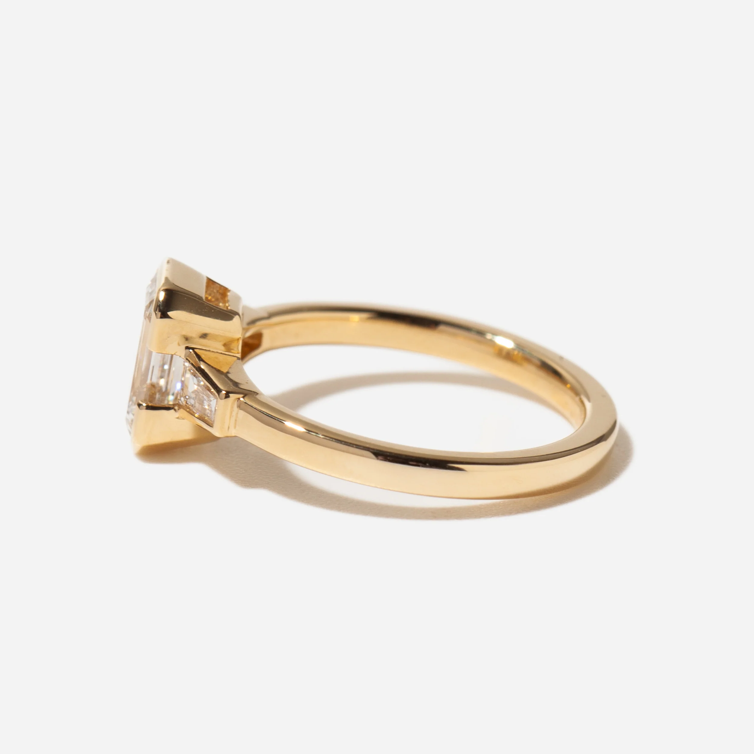 Emerald-cut Ponte Three-Stone Ring - Image 7
