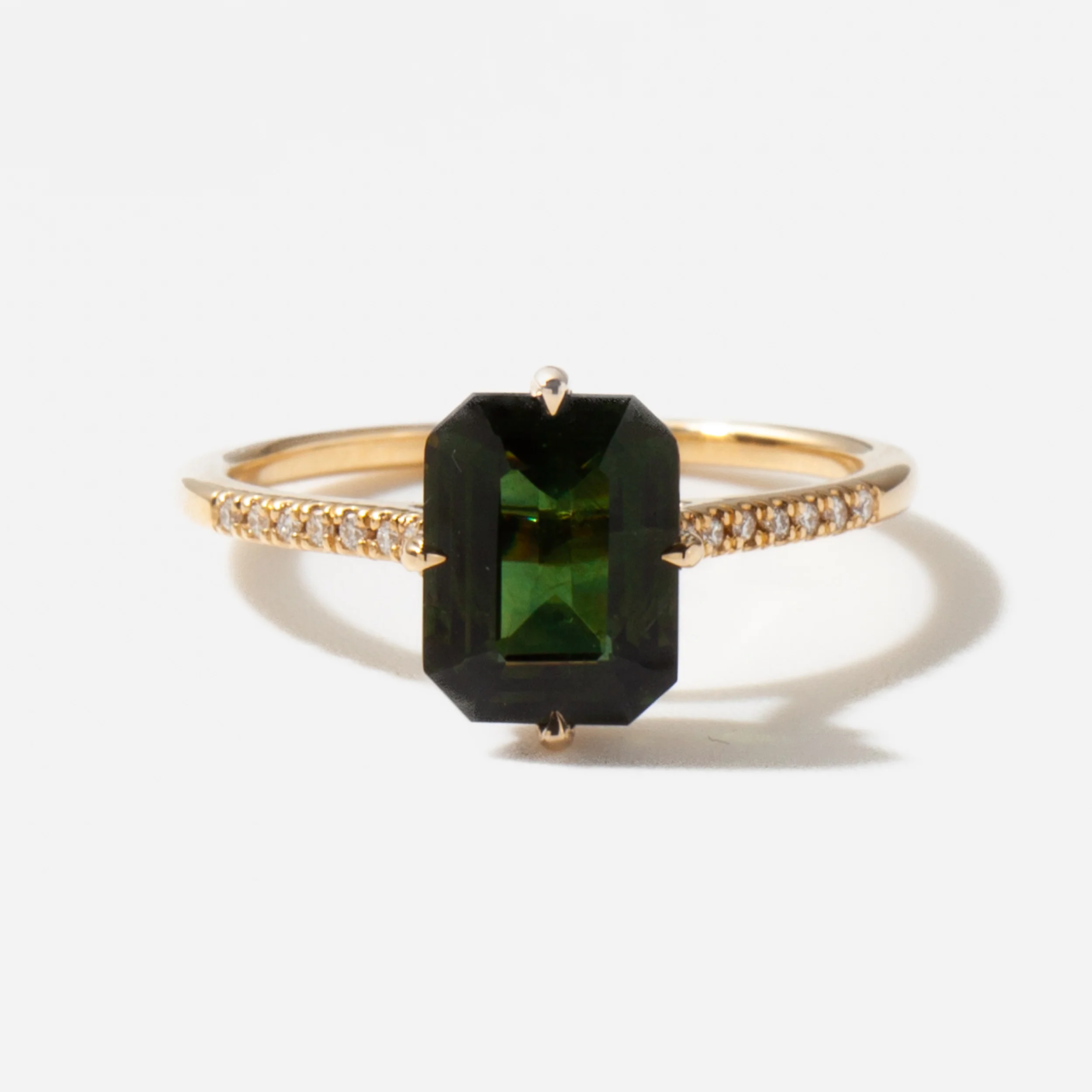 Fira Sapphire Ring