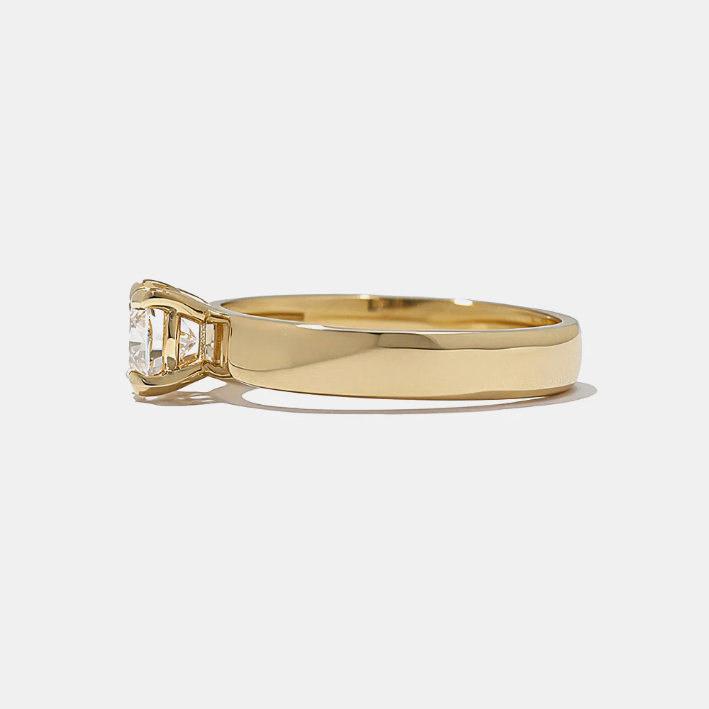Laguna Round Solitaire in Yellow Gold - Image 4