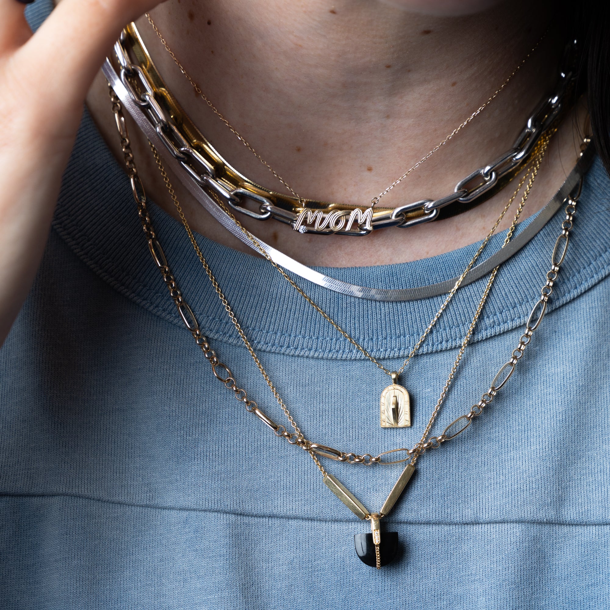 Mini Arch Sundial Pendant - Image 2