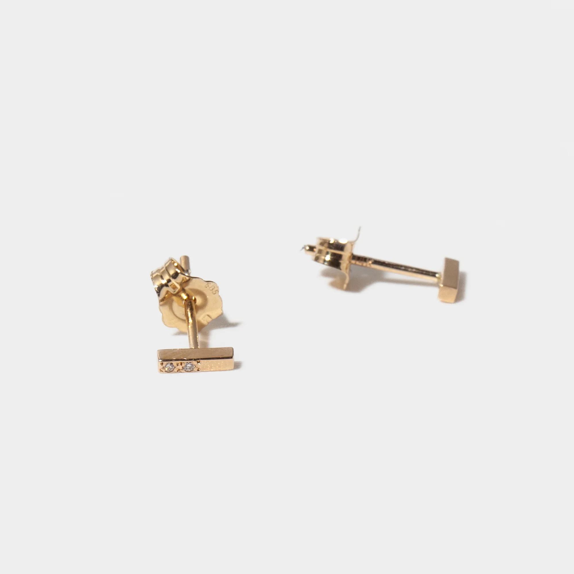 Olko Stud Earrings - Image 3