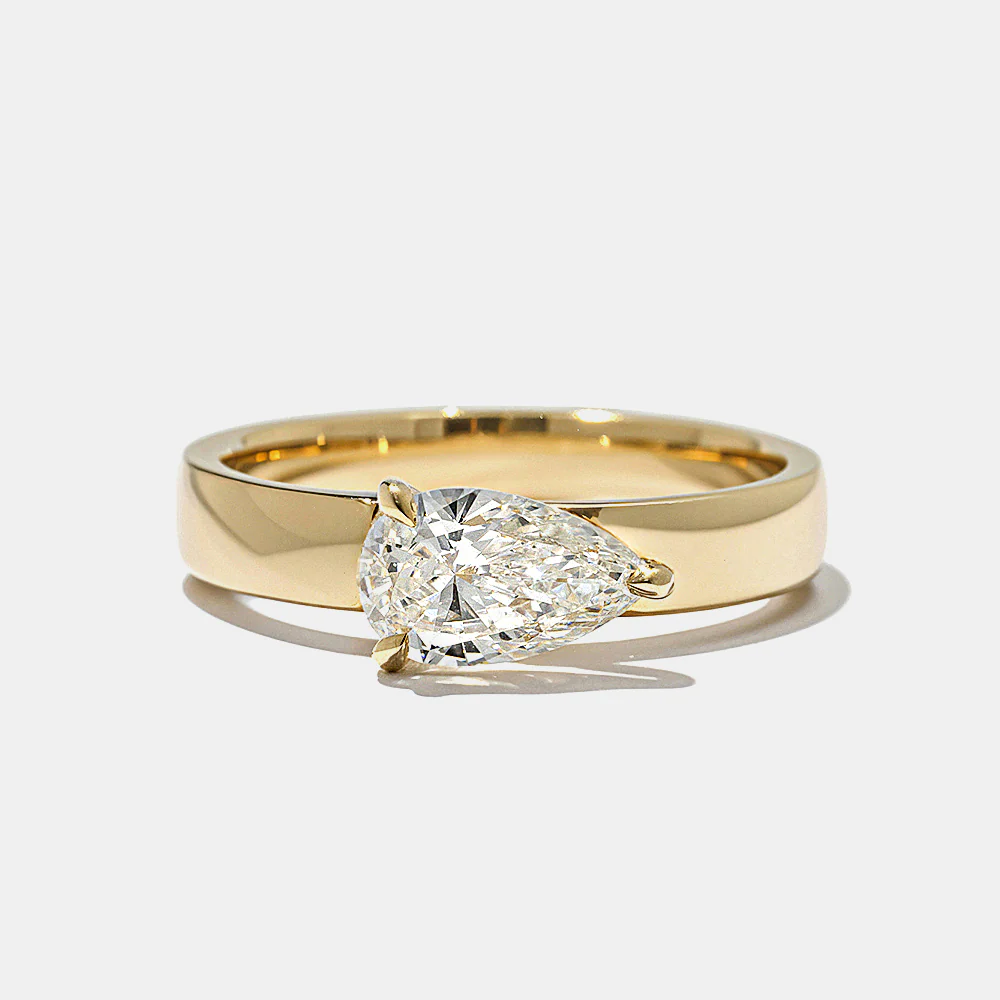 Presidio Pear Solitaire in Yellow Gold