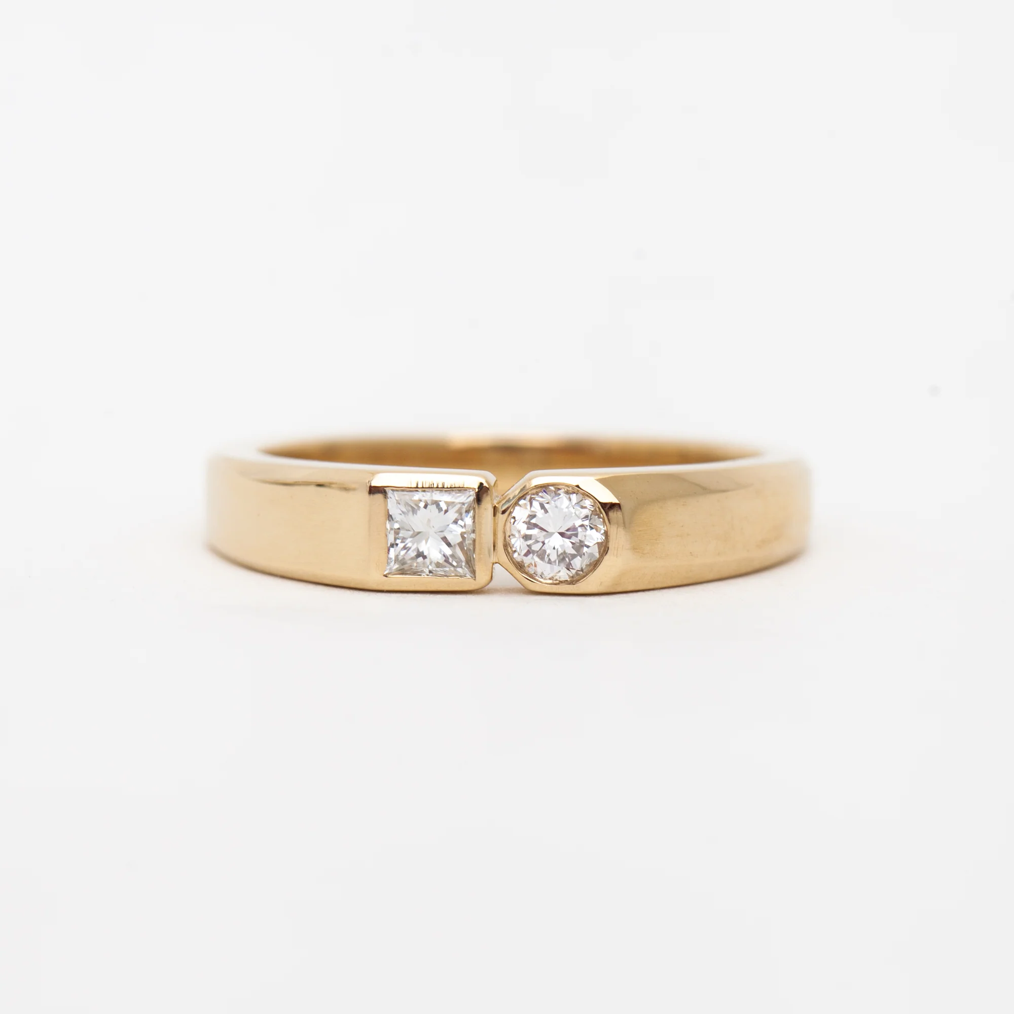 Princess Cut Diamond Dyad Signet Ring