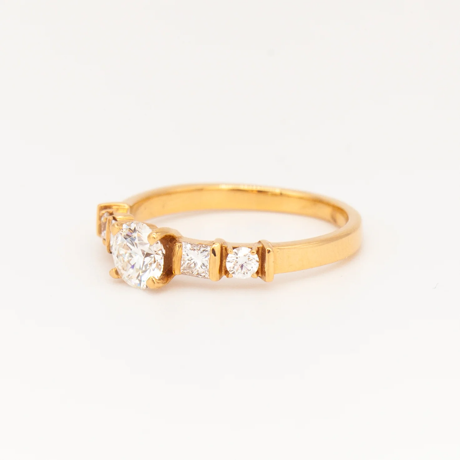 0.50 ct Round Art-Deco Five Stone Ring - Image 3