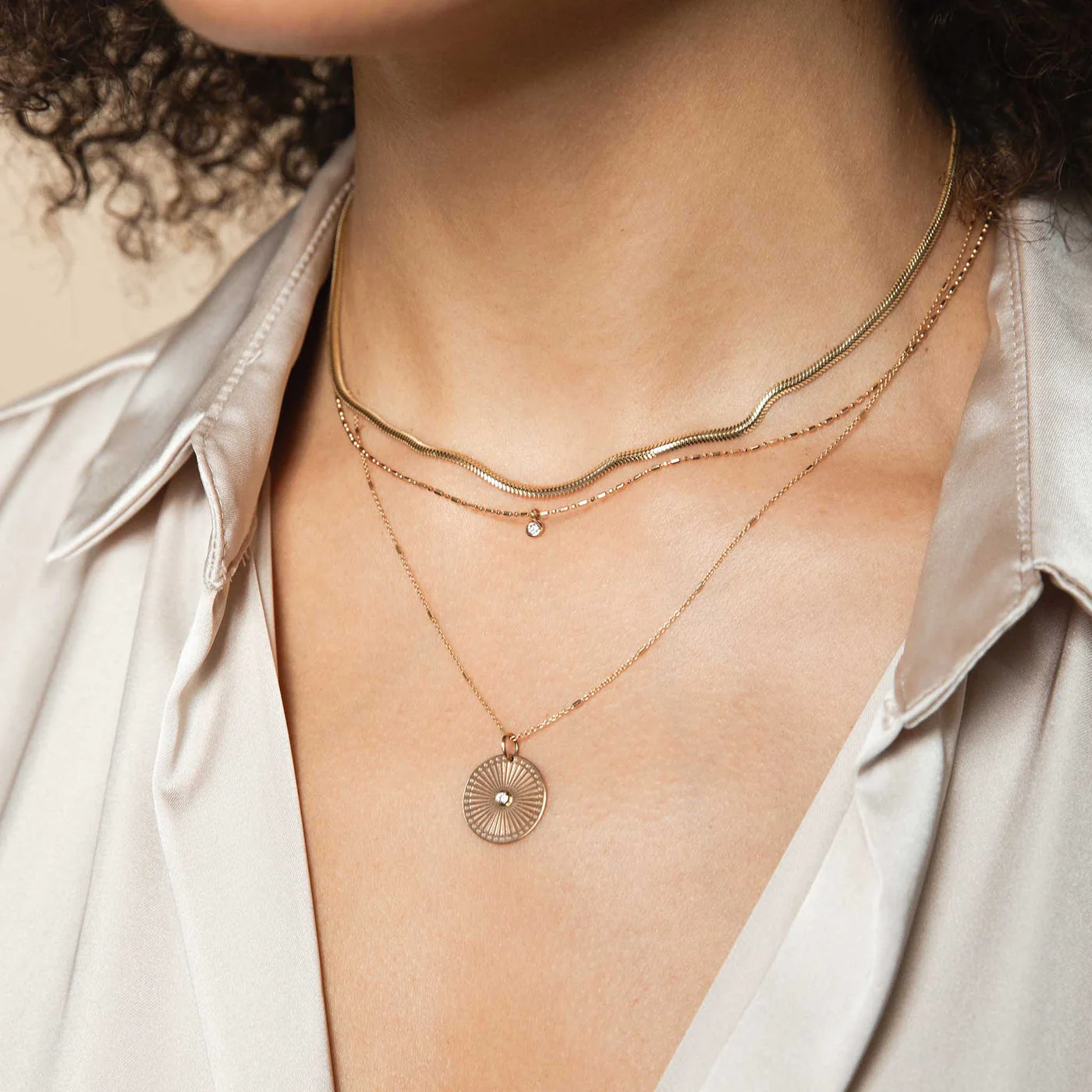 Small Oval Snake Chain Necklace - Image 2