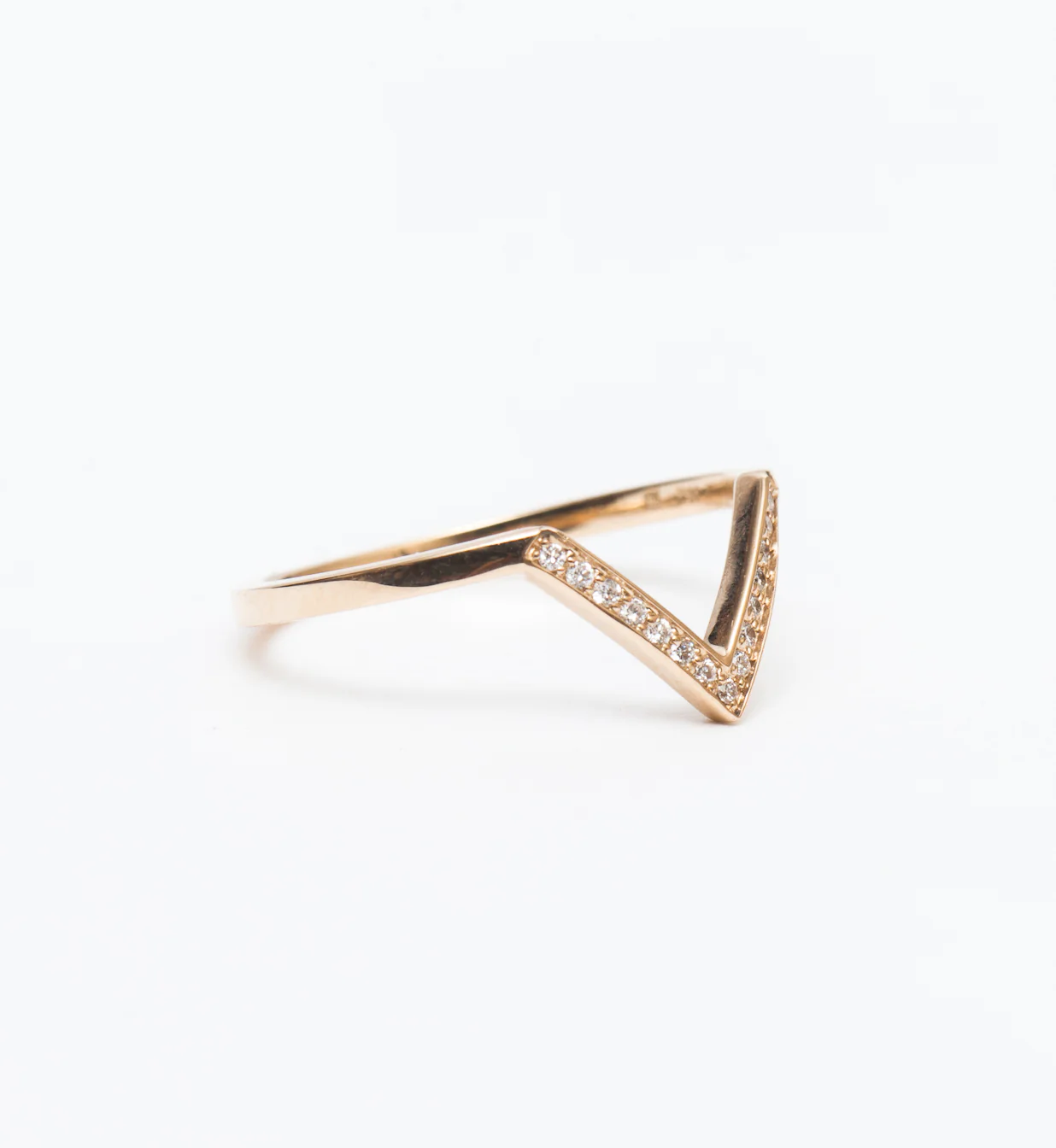 White Diamond Chevron Bea Band - Image 3