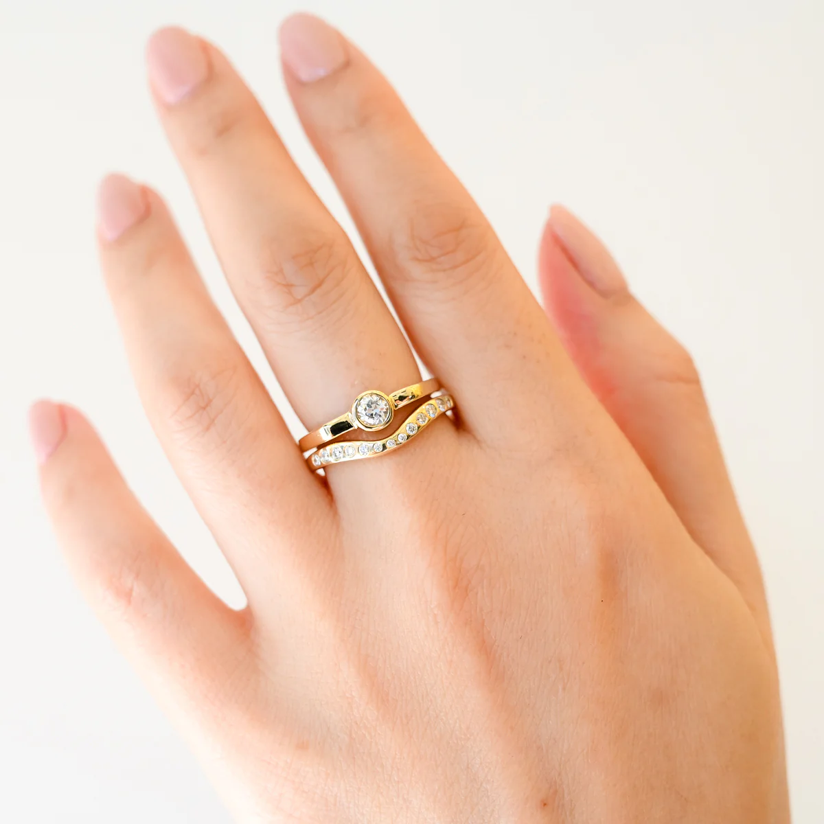 White Diamond Lana Band - Image 2