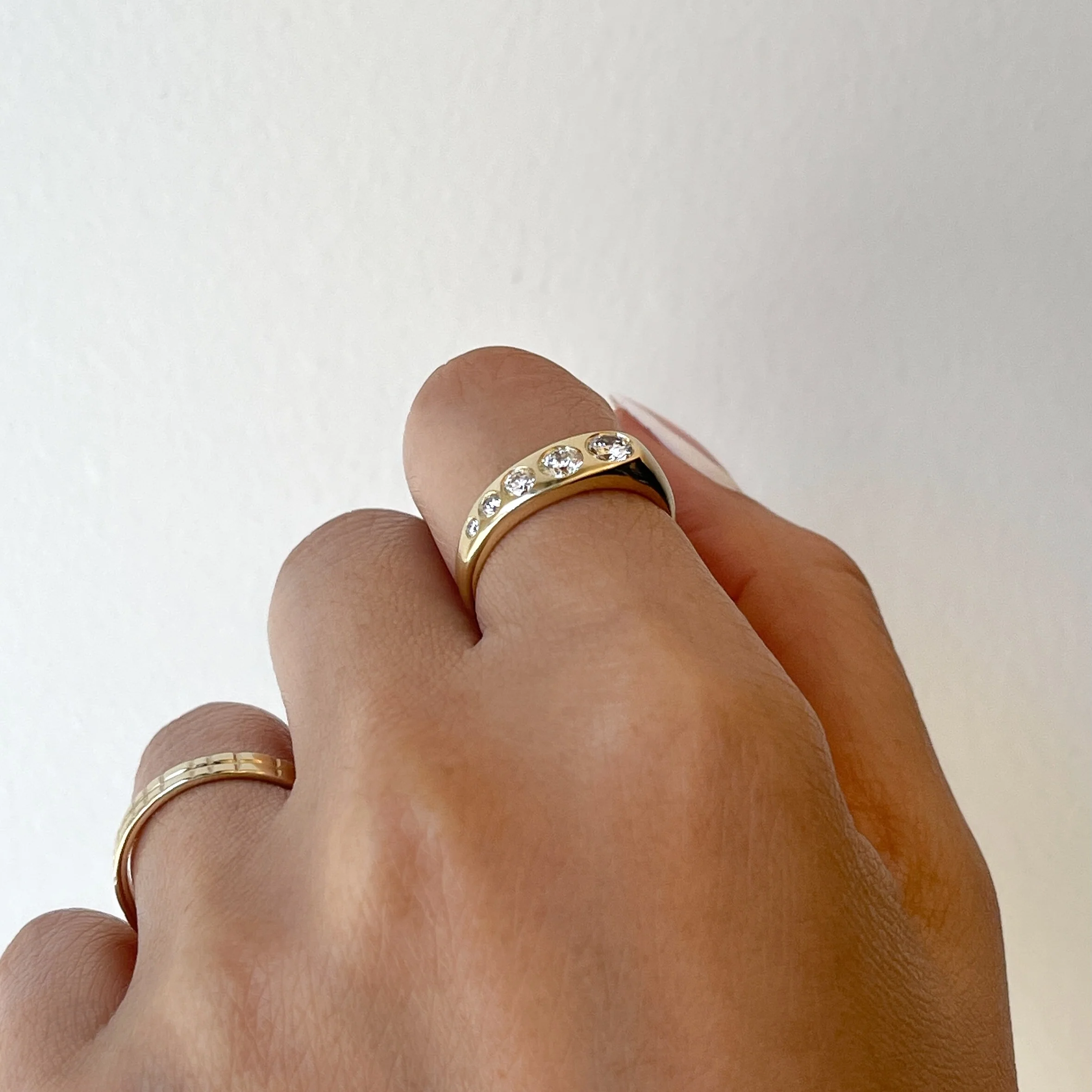 White Diamond Lila Suprima Ring - Image 3